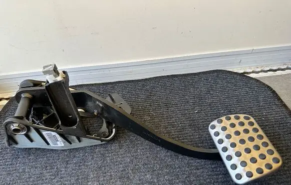 Mercedes-Benz GLE (W166 - C292) Brake pedal A1662900301 A1662920101 A1662920147