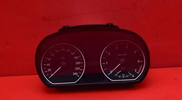BMW 1 E81 E87 Speedometer (instrument cluster) 6974645-01