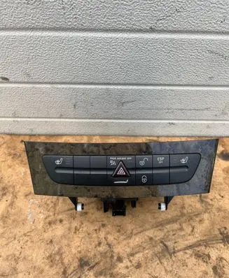 Mercedes-Benz E W211 CD/DVD changer A2116800552