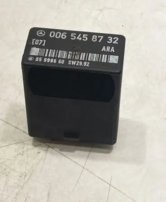 Mercedes-Benz E W124 Fuel pump relay 0065458732 SW2992 05999660