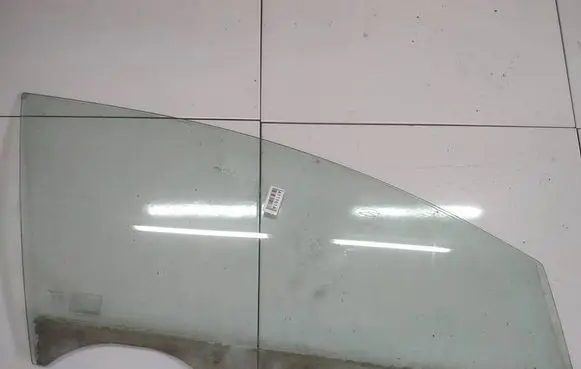 Honda Civic Front door window glass four-door AS2