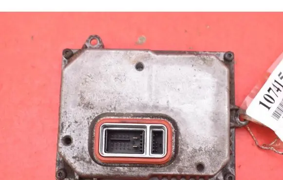 Audi A4 S4 B7 8E 8H Voltage converter/converter module 1307329115