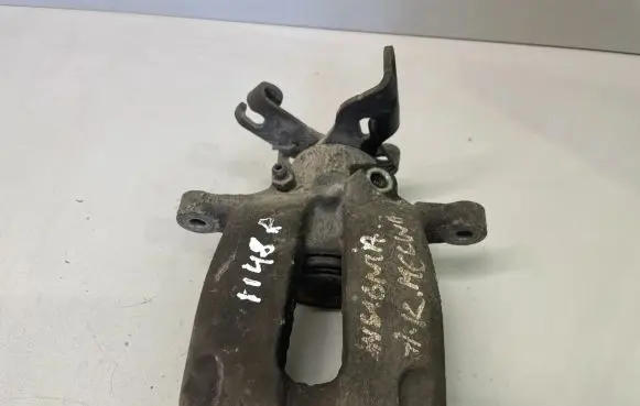 Opel Insignia A Rear brake caliper