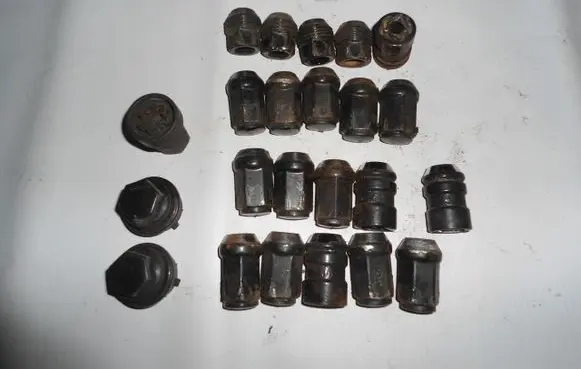 Chevrolet Corvette C5 Nuts/bolts 