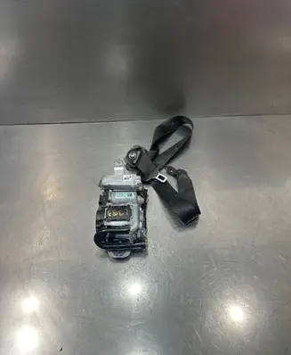 Mercedes-Benz E W212 Front seatbelt 617112100 05360127 010L0000