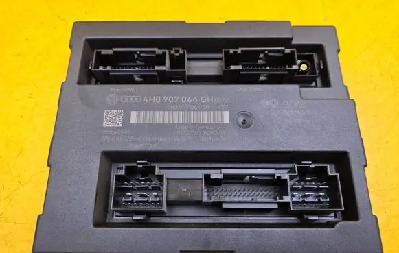 Volkswagen Touareg II Comfort/convenience module 4H0907064GH