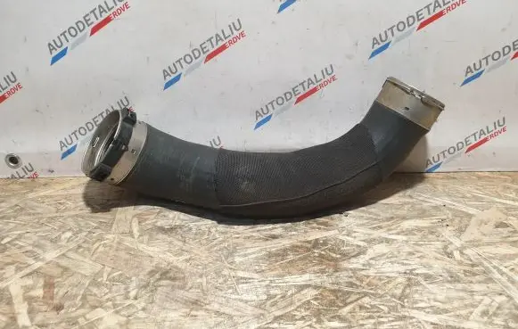 BMW 2 F45 Intercooler hose/pipe 7637197 13717637197