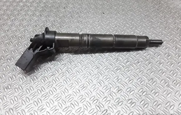 Mercedes-Benz ML W164 Fuel injector A6420700587