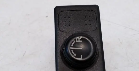 Nissan Primera Wing mirror switch