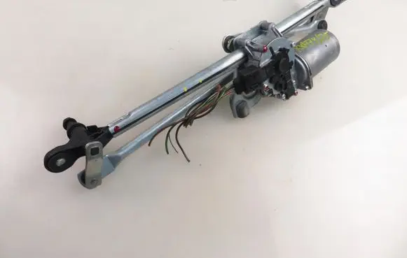 BMW X1 E84 Front wiper linkage 4877157 2992465