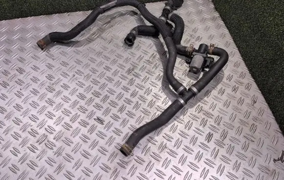 Renault Trafic III (X82) Engine coolant pipe/hose 140537961R