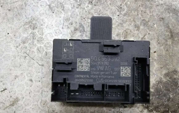Skoda Octavia Mk3 (5E) Door control unit/module 5Q4959392 2840950212300