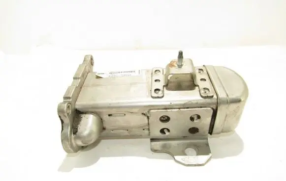 Peugeot 3008 I EGR valve cooler V29004027