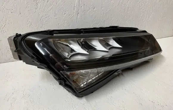 Skoda Superb B8 (3V) Headlight/headlamp 3V1941016C