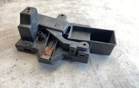 Battery tray