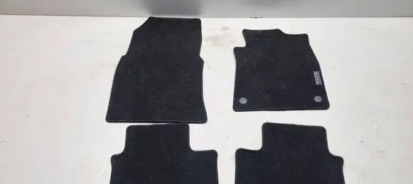 Renault Clio V Car floor mat set 8201711350