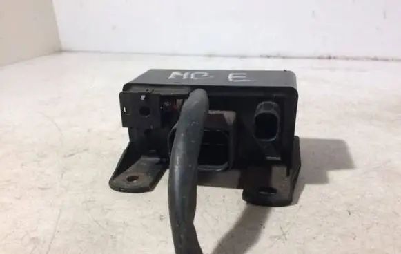 Mercedes-Benz E W210 Glow plug pre-heat relay