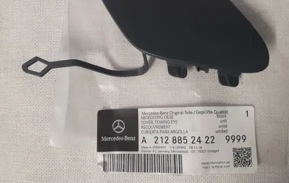 Mercedes-Benz E W212 Front tow hook cap/cover A2128852422