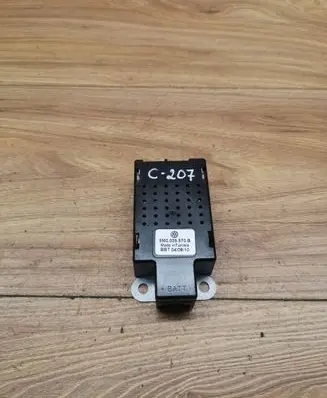 Volkswagen Golf VI Aerial antenna amplifier 5M0035570B