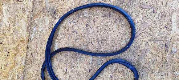 Mitsubishi Lancer VIII Front door rubber seal 