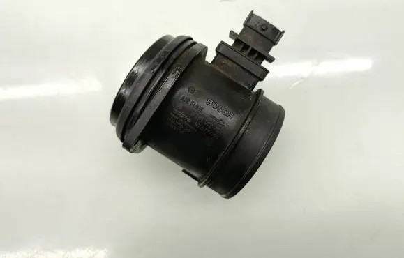 Volvo V70 Mass air flow meter 30677999