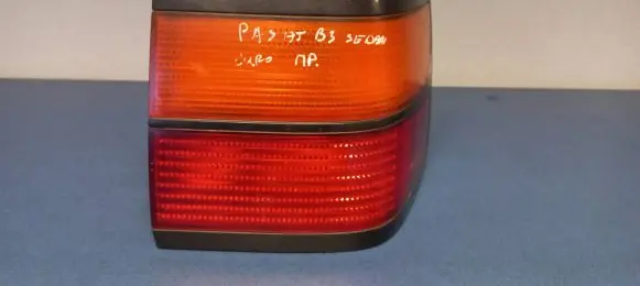 Volkswagen PASSAT B3 Rear/tail lights 357945258