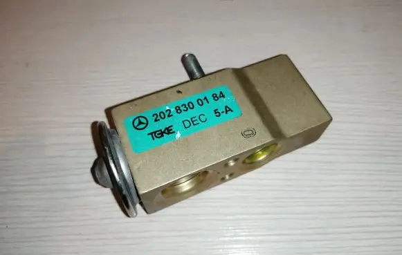Volkswagen II LT Air conditioning (A/C) expansion valve 2028300184