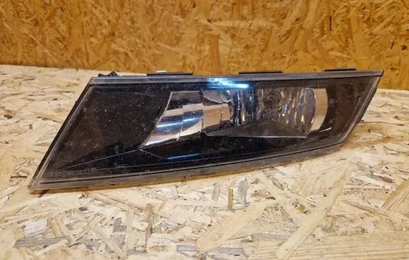 Skoda Superb B8 (3V) Front fog light 3V0941700 01183602 19508702