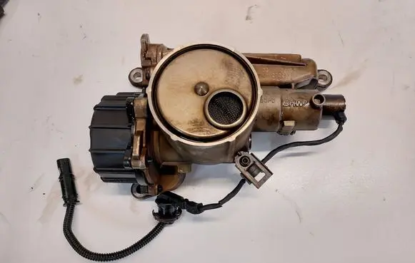 Peugeot 308 Oil pump 8601645