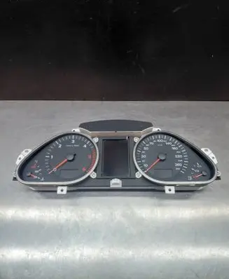 Audi A6 S6 C6 4F Speedometer (instrument cluster) 4F0920900S 4F0910900A