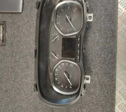 Citroen Jumpy Speedometer (instrument cluster) 9823960780 SN20553229