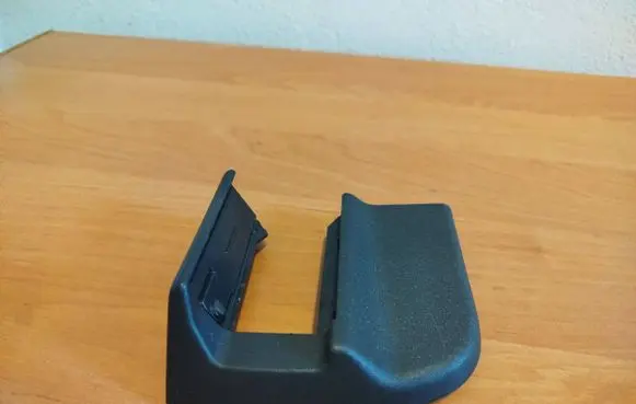 Volvo C30 Front passenger seat rail trim 08629853