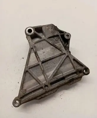 Volkswagen Transporter - Caravelle T5 Engine mounting bracket 070903143C