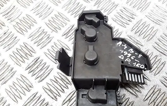 Audi A4 S4 B5 8D Tail light bulb cover holder