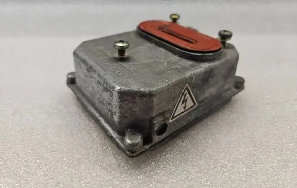Audi A8 S8 D2 4D Headlight ballast module Xenon 1307329023 963311724