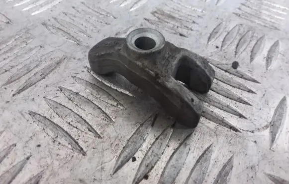 Opel Zafira B Fuel Injector clamp holder
