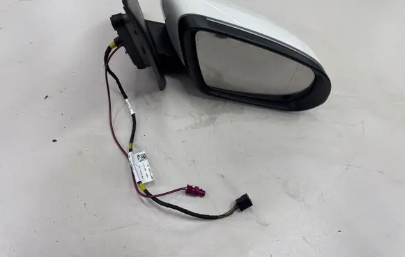 Mercedes-Benz B W247 Front door electric wing mirror