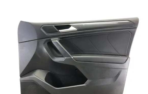 Volkswagen Tiguan Allspace Front door card panel trim