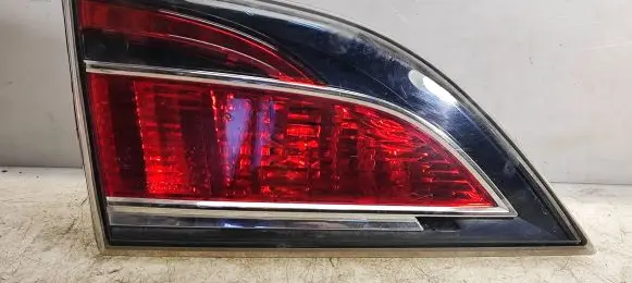 Tailgate rear/tail lights