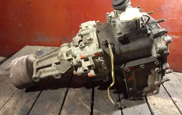 Mitsubishi L200 Gearbox transfer box case 