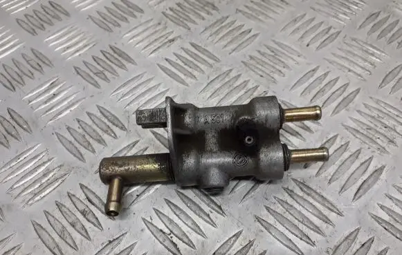 Alfa Romeo 147 Fuel distributor 