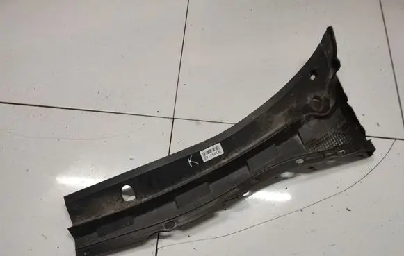 Mazda 3 I Wiper trim