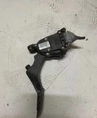 Volkswagen Transporter - Caravelle T5 Accelerator throttle pedal 7H1721503