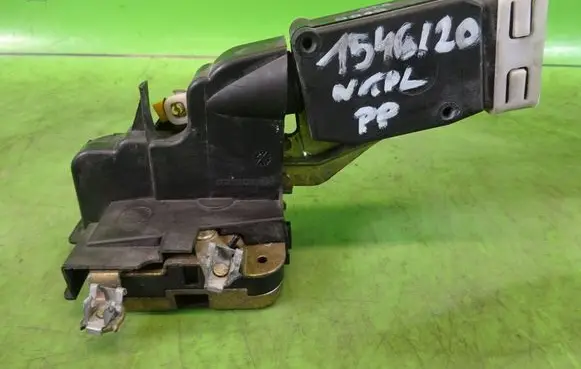 Mitsubishi Space Star Front door lock