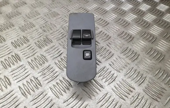 Mitsubishi Colt Electric window control switch MR587959
