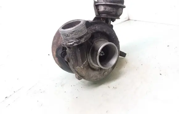 Volvo XC70 Turbo 8689592 GT2052V