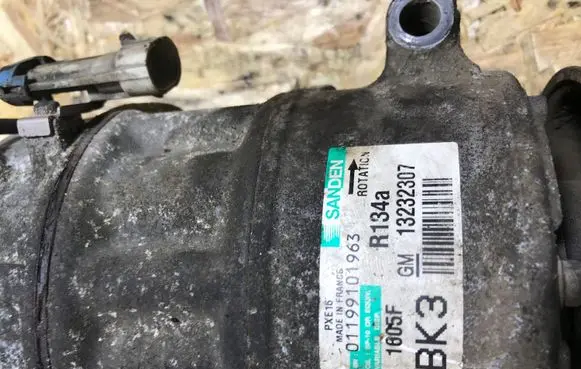 Opel Insignia A Air conditioning (A/C) compressor (pump) 13232307 BK3