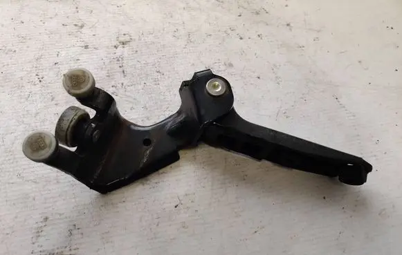 Volkswagen Transporter - Caravelle T5 Sliding door middle roller runner 7H0843336D