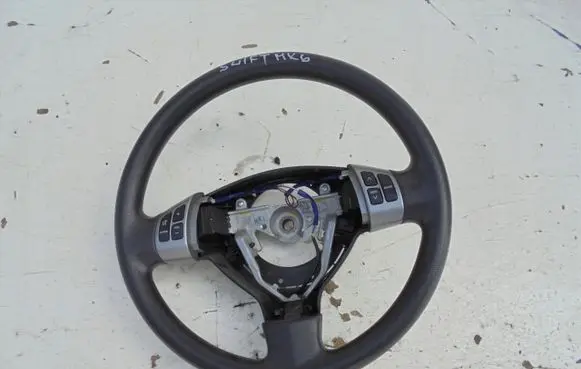 Suzuki Swift I Steering wheel