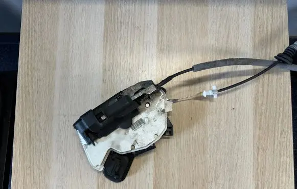Volkswagen Polo V 6R Rear door lock 6R4839015A